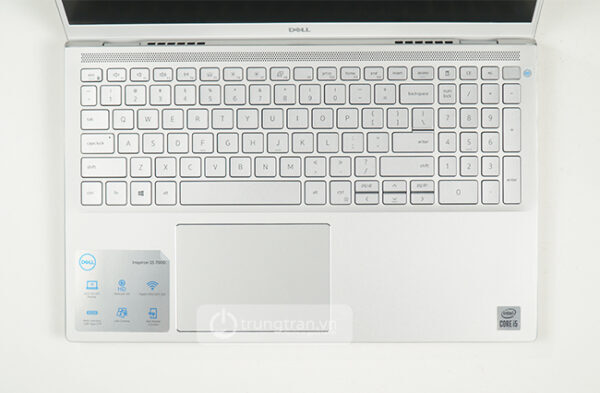 fullsize keyboard của Dell 7501